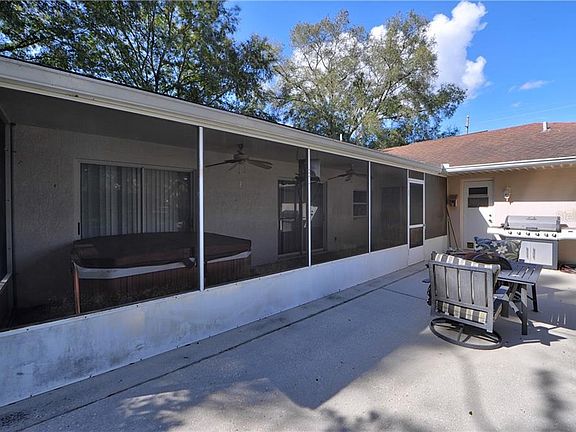 3rd image of 3475 NE 28th Ave