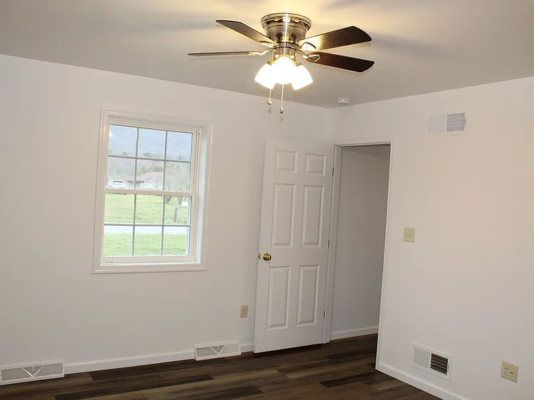 11560 Punch Bowl Rd — Photo 10