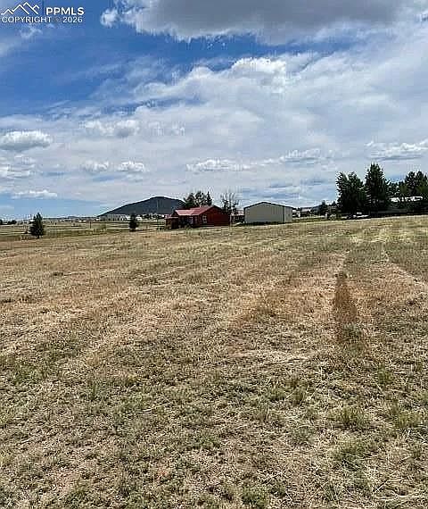 2nd image of 302 Hermit Ln