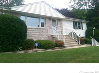 86 Federal St, Hamden, CT 06514