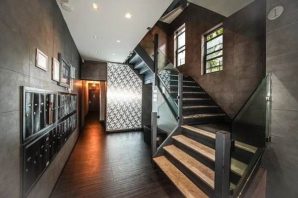 Entry / hallway, photo 1