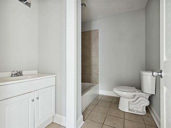 5th image of 8521 Palm St