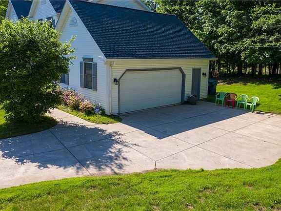 4th image of 2134 Jesse Dr