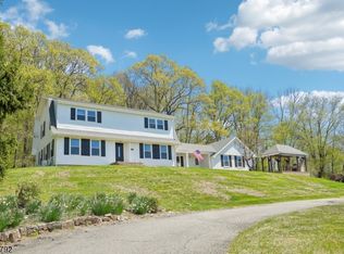 142 Beacon Hill Rd, Califon, NJ 07830