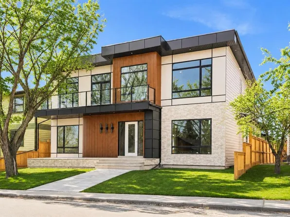 209 E Windermere Rd SW, Calgary, AB T3C 3K9