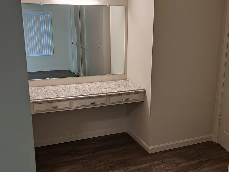 Casa Monterey Apartments — Photo 8