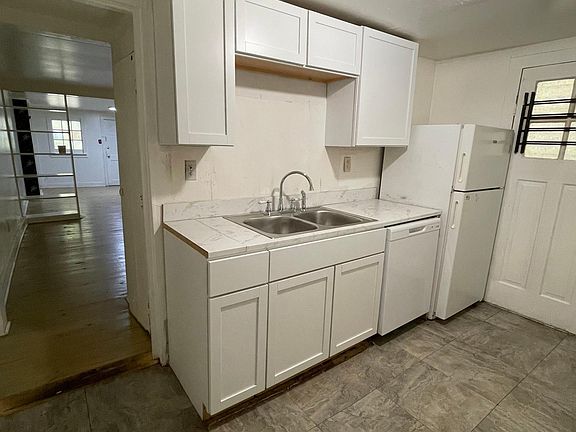 2nd image of 4131 Prytania St