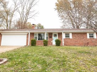 208 Sheffield Dr, Belleville, IL 62223