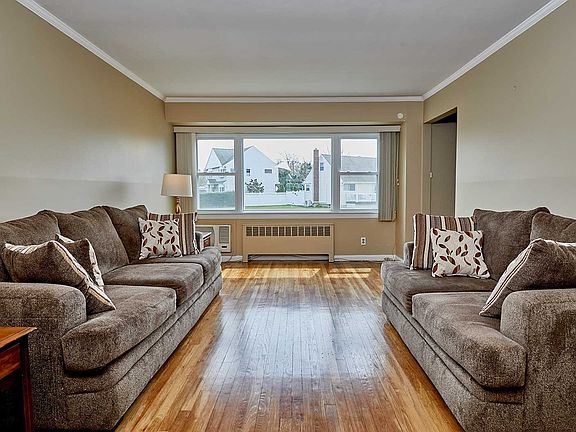5th image of 770 Brian Ln