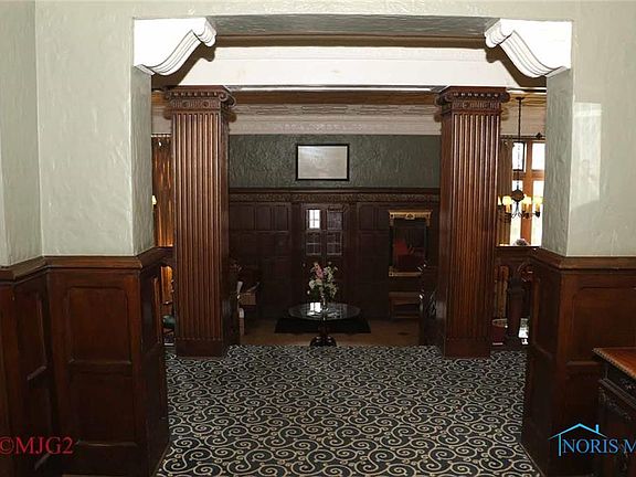 5th image of 2200 Scottwood Ave Unit 303