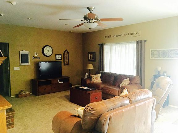 3rd image of 1004 Mahar Dr