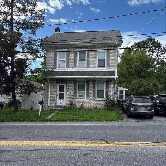 1533 E Emmaus Ave — Photo 2