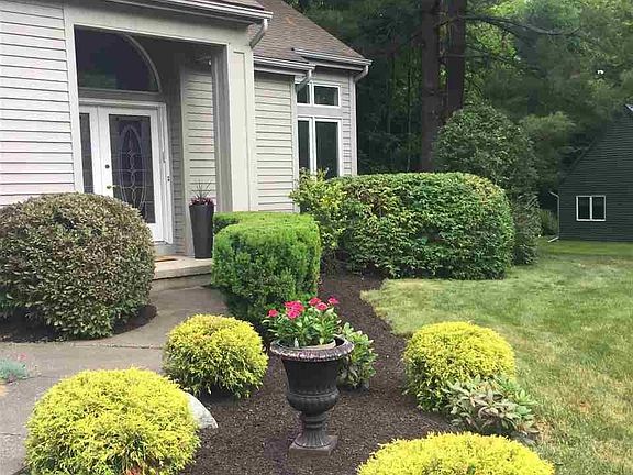 2nd image of 12 Mahican Ct