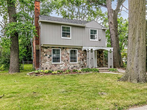 2nd image of 2766 Woodstock Dr