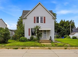 712 6th St SW, Cedar Rapids, IA 52404