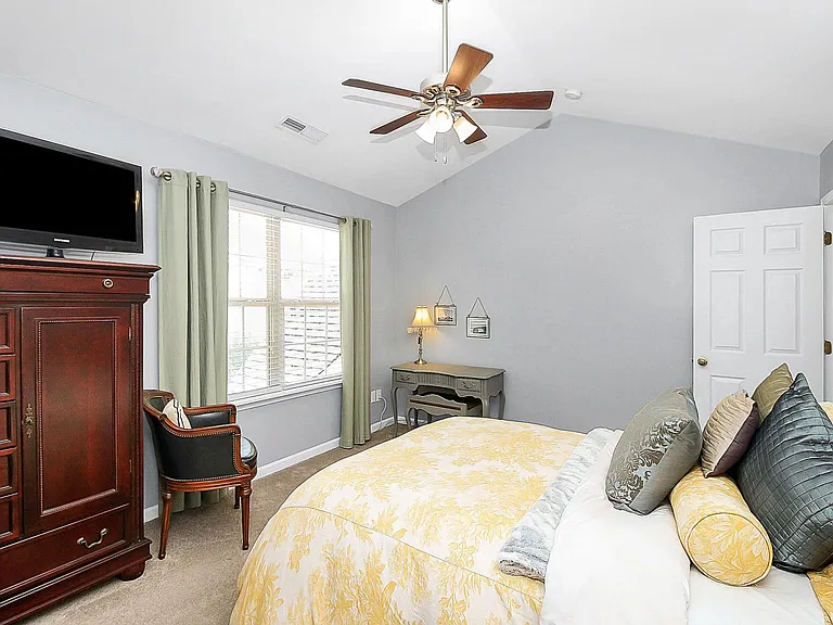 2292 Hanover Ct — Photo 23