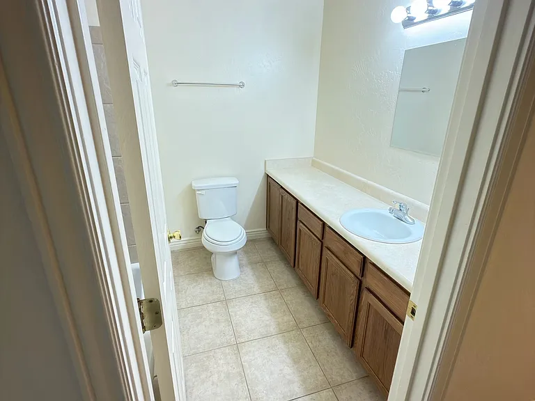 1230 E Jen Dr — Photo 14