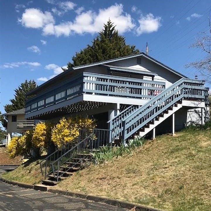 1st image of 801 Sierra Vista Way APT 13