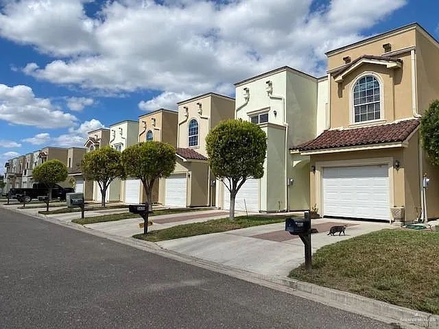 3 bed, 2.5 bath, 1687 sqft, $1,550 — Photo 4