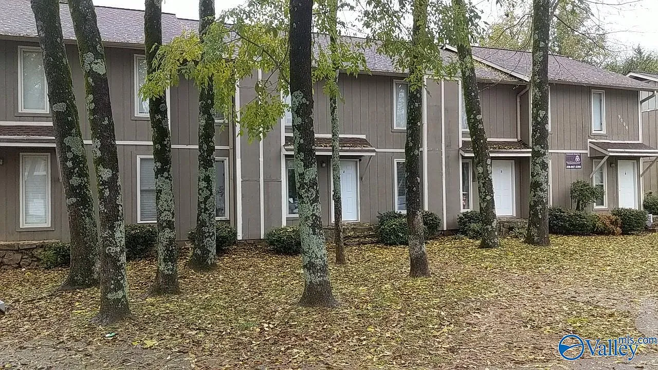 2 bed, 2.5 bath, 1100 sqft, $1,095 — Photo 1