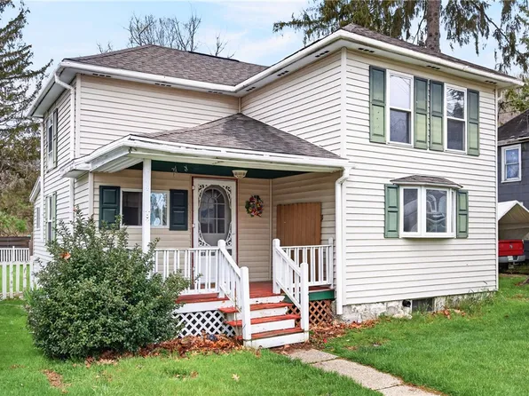 19 Wood St, Bath, NY 14810