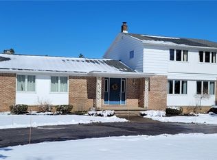 1616 Quaker Rd, Orchard Park, NY 14127