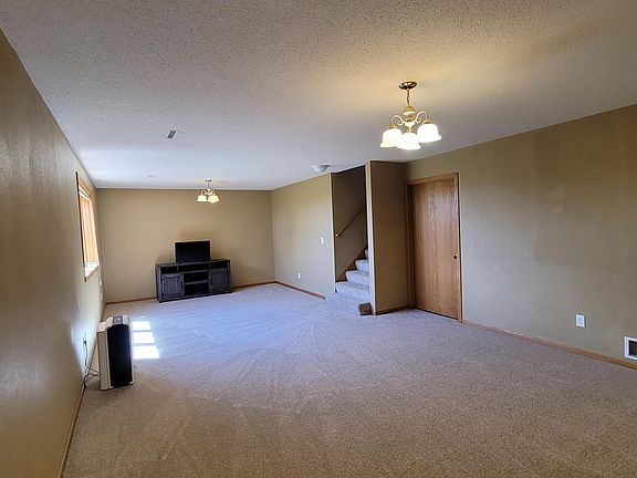4th image of 11904 Dodd Rd