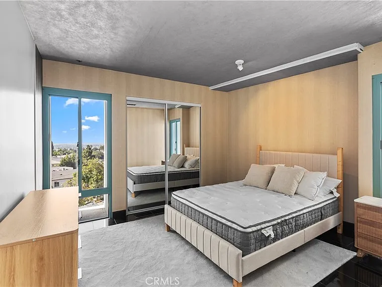 10336 Wilshire Blvd #703 — Photo 17