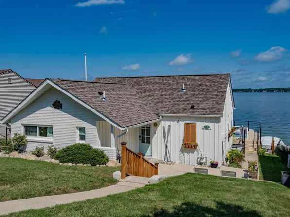 824 S Clear Lake Dr, Fremont, IN 46737