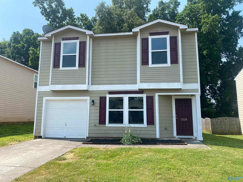 208 Whitestone Dr NE