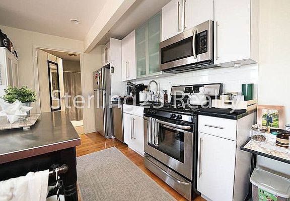 5th image of 23-15 Astoria Blvd #D2