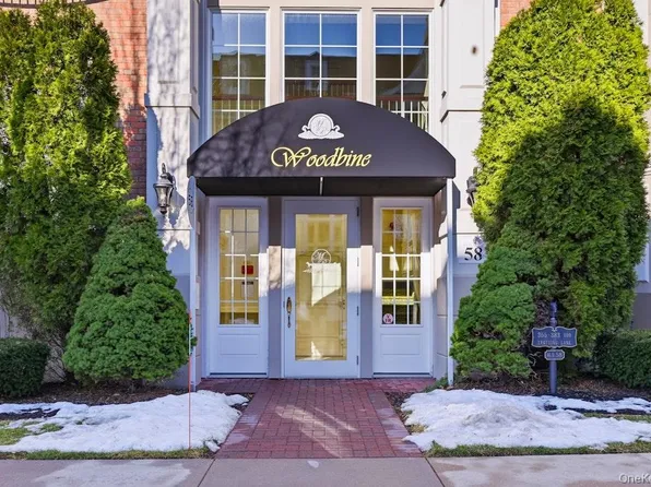 369 Trotting Lane, Westbury, NY 11590