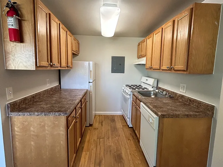Longview — Photo 26