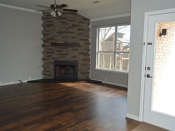 Wood burning w/gas starter