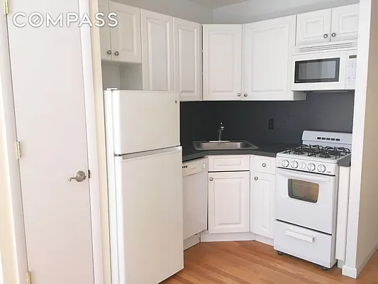 Rented by Compass | media 23