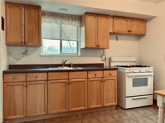 5th image of 6215 Sylvia Dr
