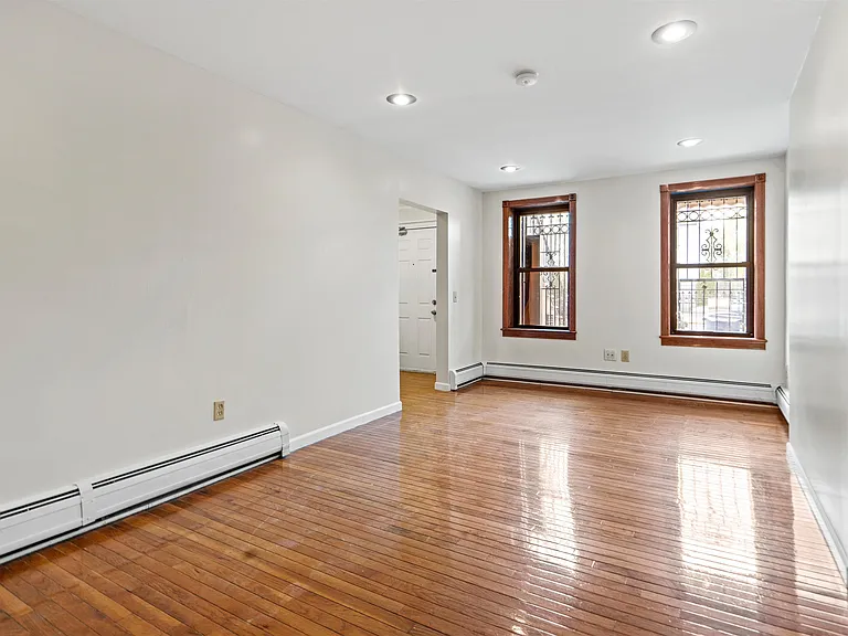 800 Ocean Ave #1 — Photo 4