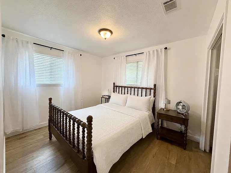 1009 Meadow Park Dr — Photo 5