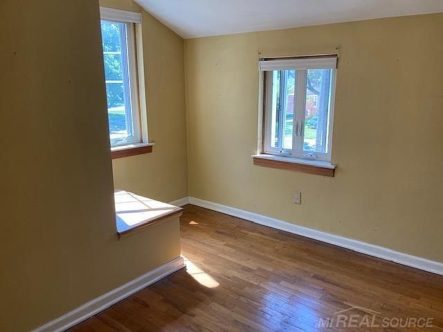 8641 Harding Ave, photo 21