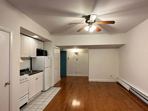 3rd image of 515 Beacon St #1