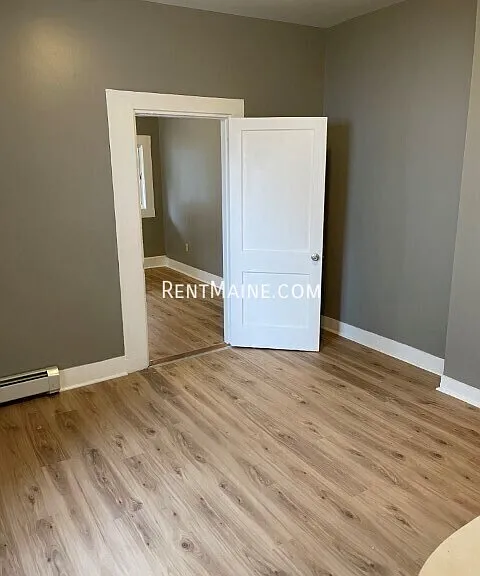 378 Hammond St #3 — Photo 2