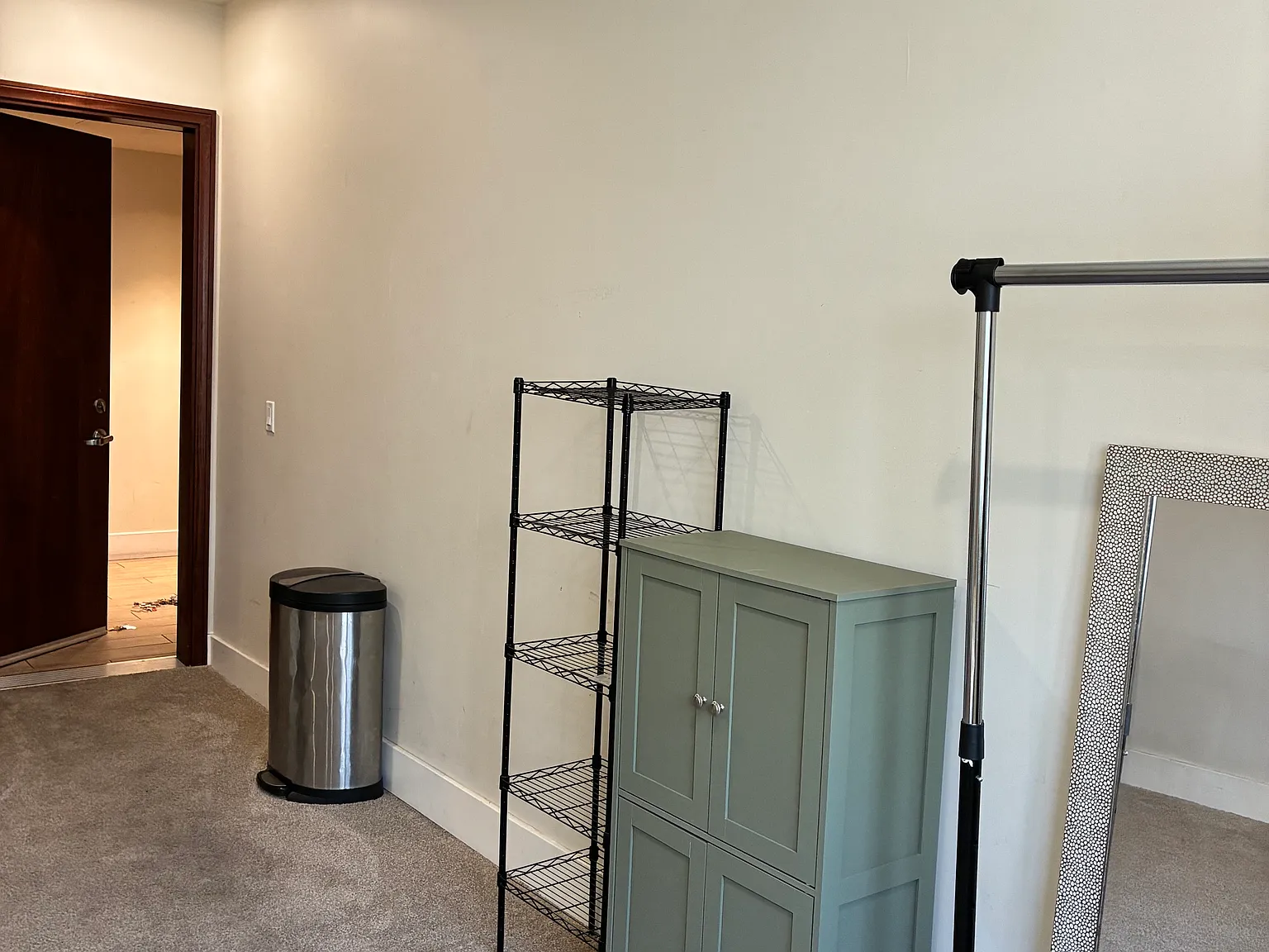 Studio, 250 sqft, $1,600 — Photo 4