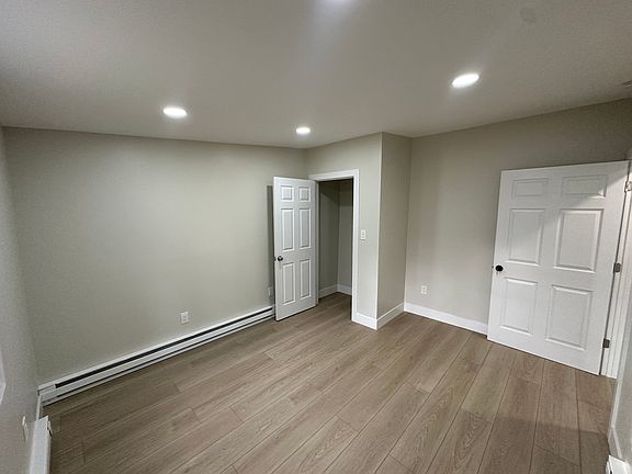 5th image of 49 Dodgingtown Rd Unit B