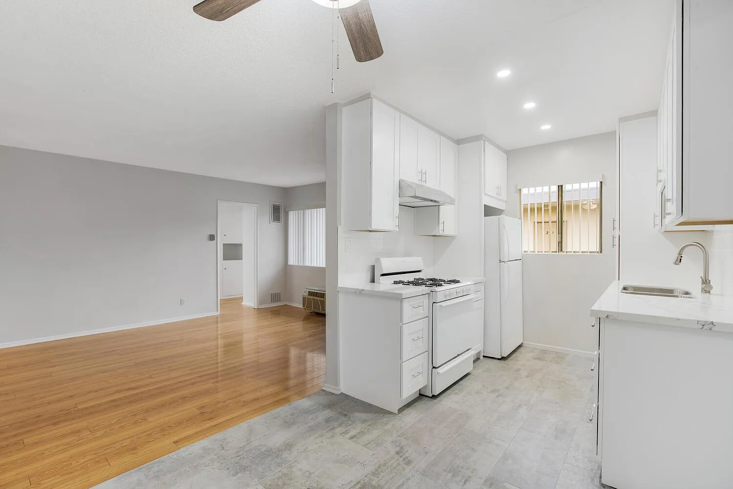 2 bed, 1000 sqft, $2,695 — Photo 4