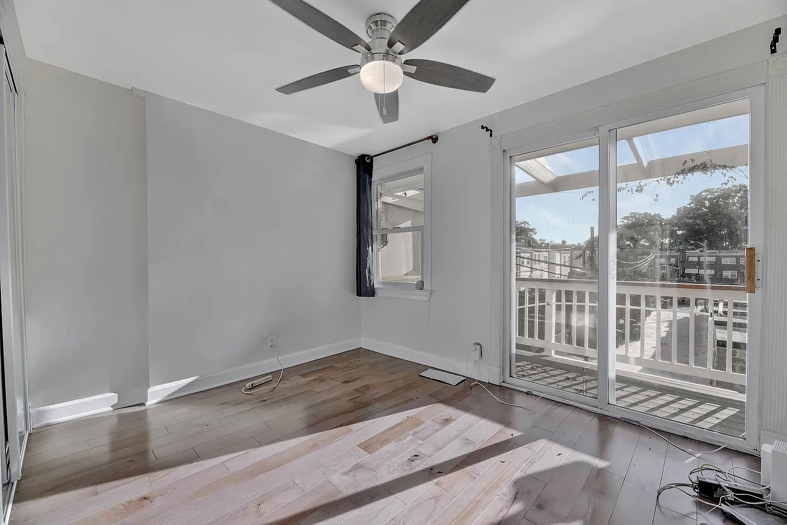2 bed, 1.5 bath, 930 sqft, $2,700 — Photo 4