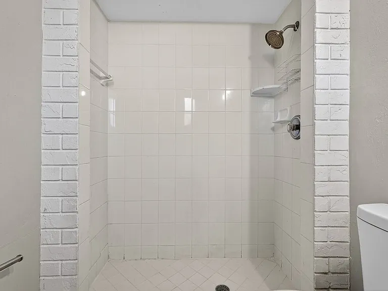 1956 Red Cedar Cir — Photo 18