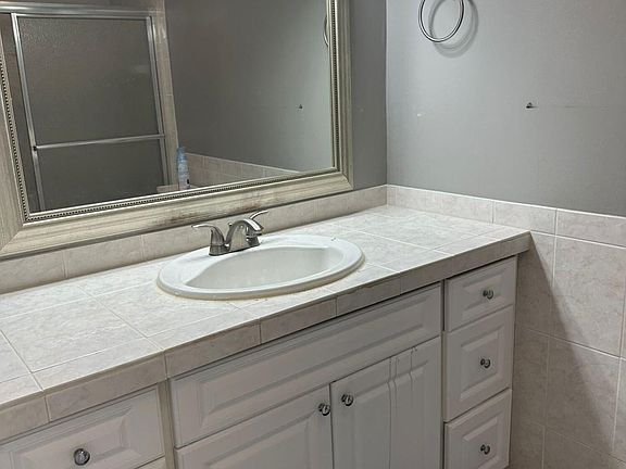 4th image of 15 S Golfview Rd APT 504