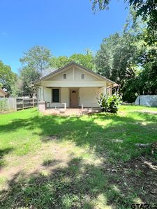 303 E Bradford St, Troup, TX, 75789