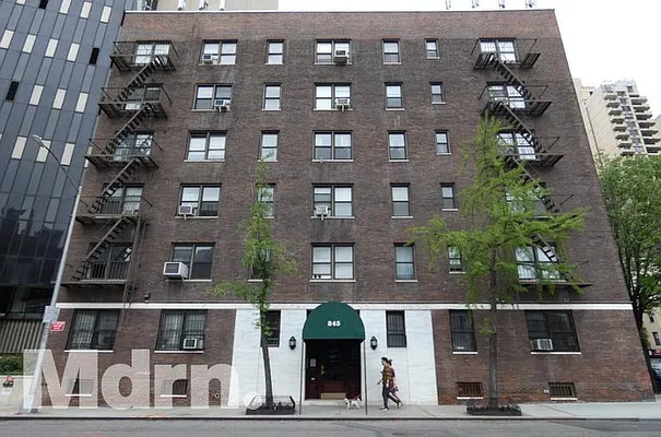 Rented by Mdrn Residential | media 21
