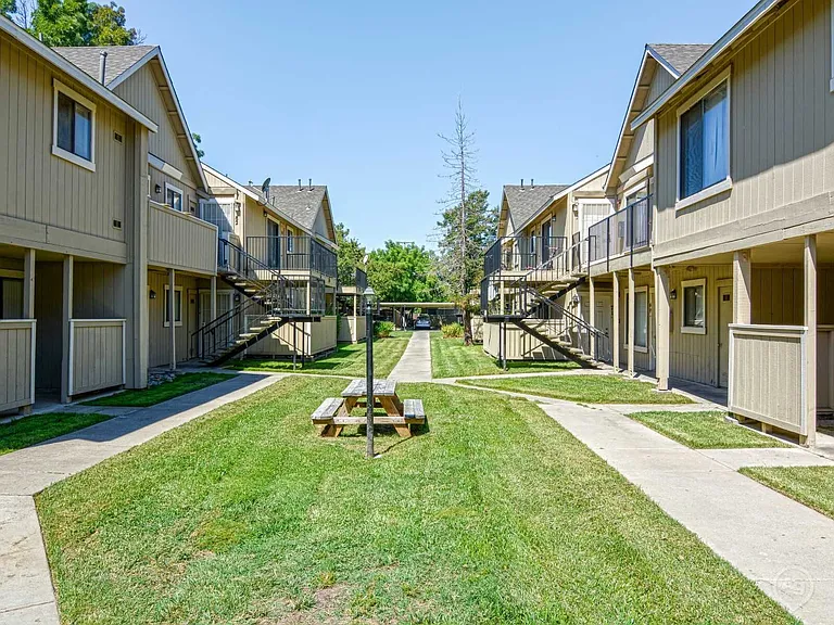 Willow Glen — Photo 6